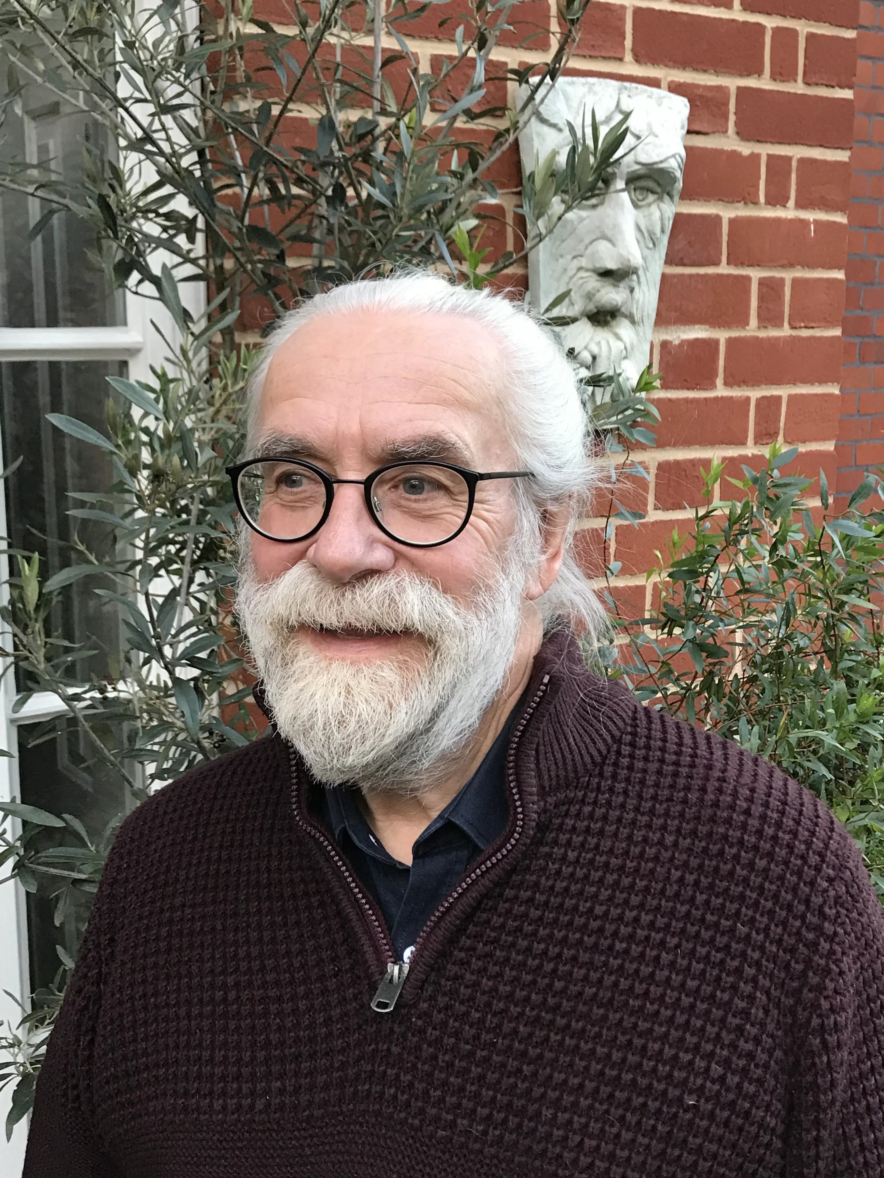 Dr Roy van den Brink-Budgen
